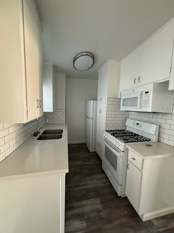 Building Photo - 3313 Artesia Blvd