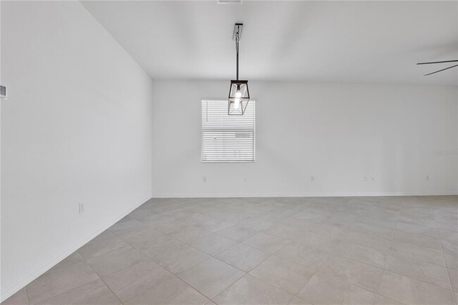 Building Photo - 43844 Strm Xing Ln