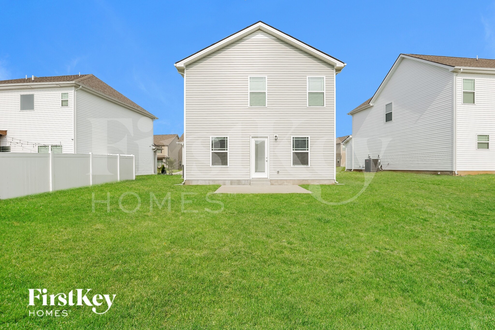 Building Photo - 2230 Oak Dr