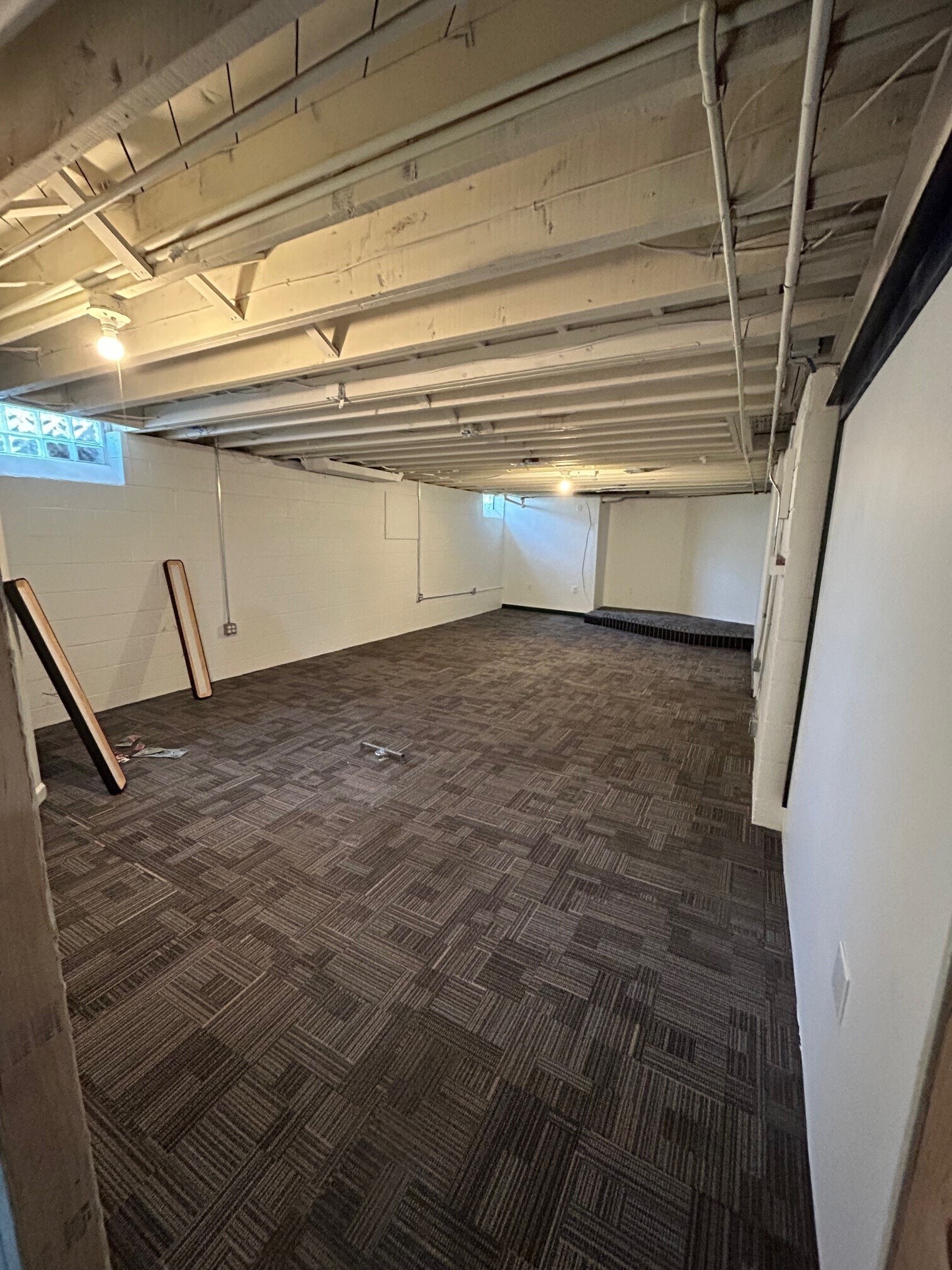 Building Photo - 2558 Avonhurst Dr