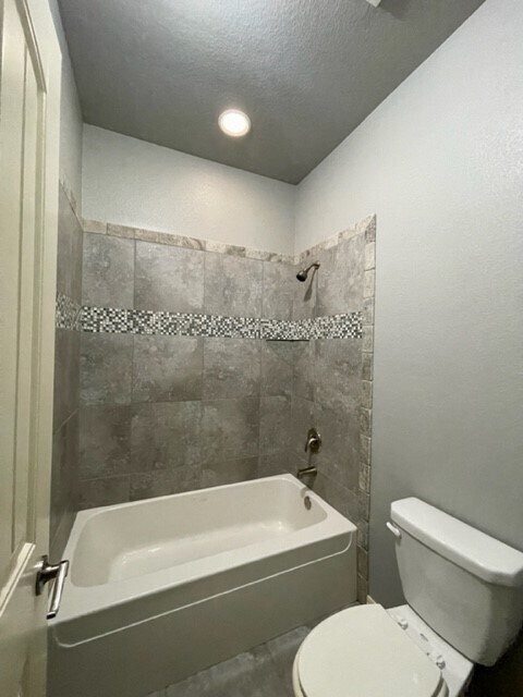 Building Photo - 2903 SW Briar Creek Ave