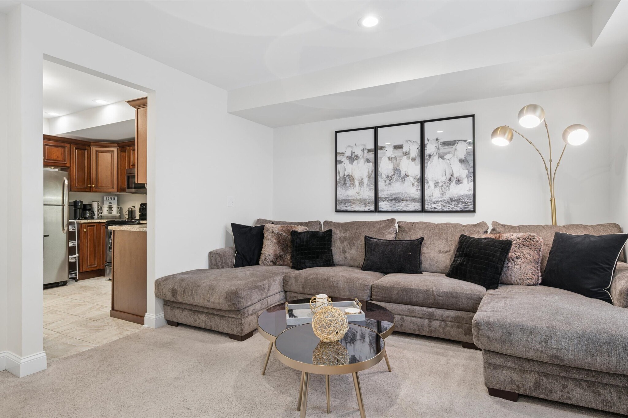 Building Photo - 425 Broadway