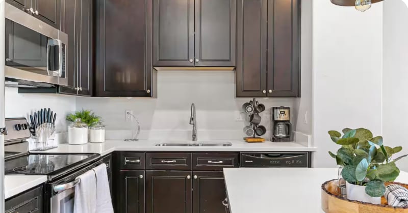 Building Photo - 1812 W Irini Ln