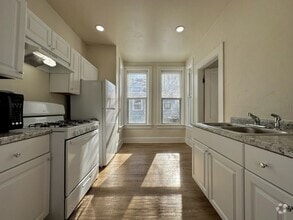 Building Photo - Beautiful 1 Bedroom 1 Bath Lower Duplex-Av...