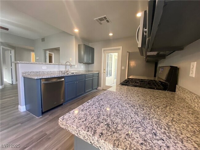 Building Photo - 10011 Crimson Palisades Pl