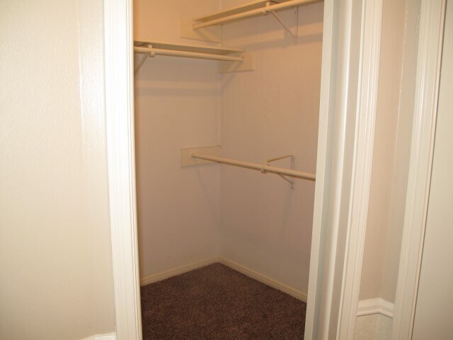 Building Photo - 702 Oder Ln