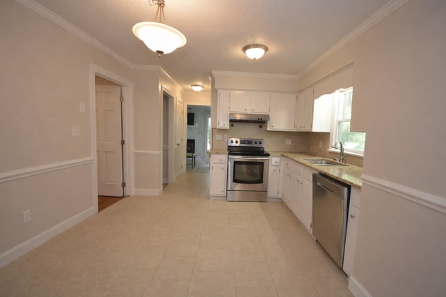 Building Photo - 2504 Timothy Dr