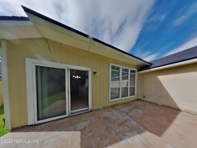 Building Photo - 495 Apple Creek Dr