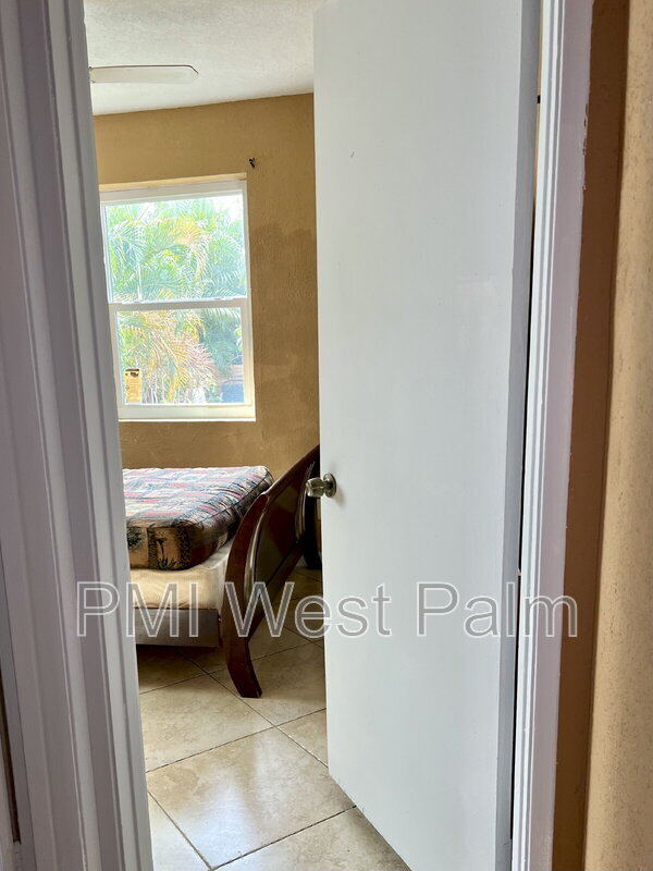 Building Photo - 1225 S C St