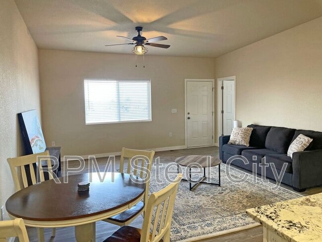 Building Photo - 751 E Laporte Dr