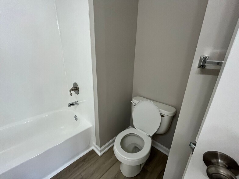 Building Photo - 1978 Goshen Rd