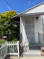 Building Photo - 1518 S Carmelina Ave