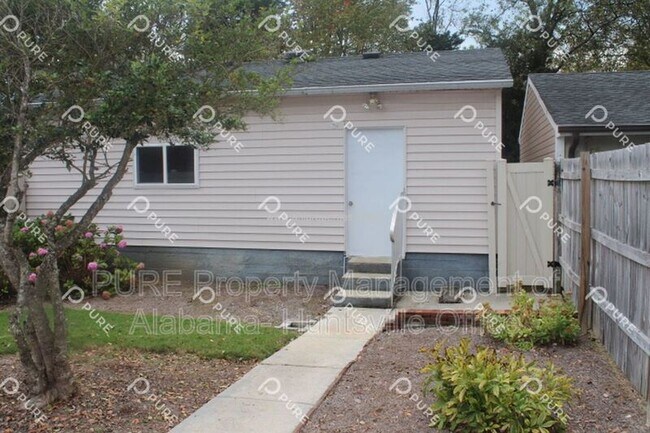 Building Photo - 2817 Wynterhall Rd SE