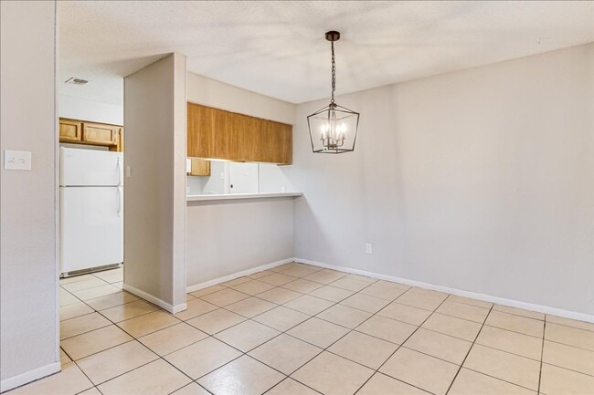 Building Photo - 11205 Willowood Creek Dr