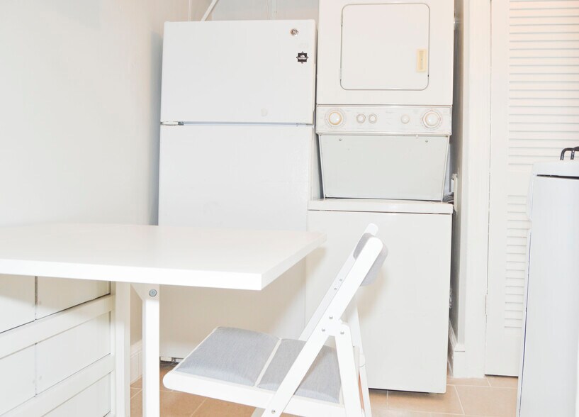 Building Photo - 201 Kentucky Ave SE