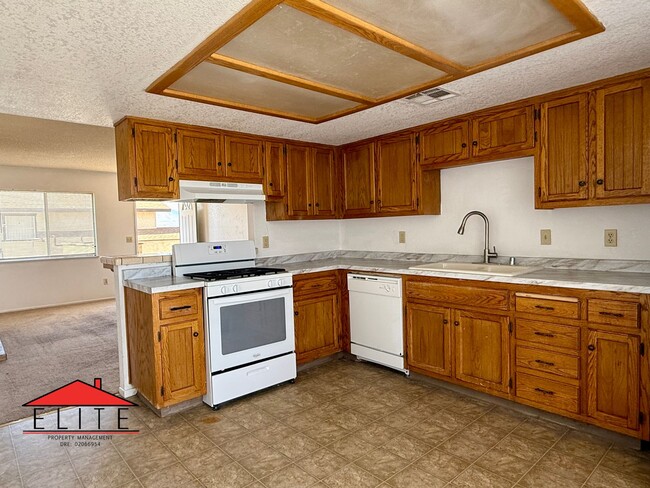 Building Photo - 924AT