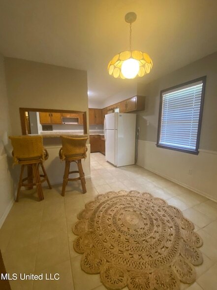 Building Photo - 144 Vaughn Ln