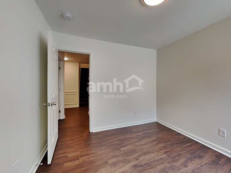 Building Photo - 248 Applehill Way