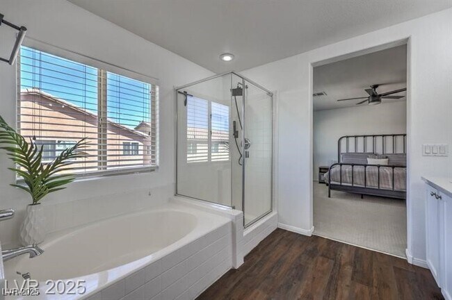 Building Photo - 10598 Cliff Lake St