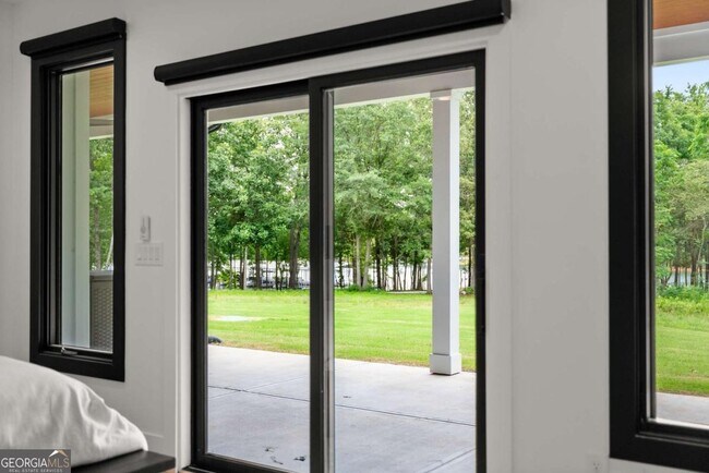 Building Photo - 151 S Pointe Dr