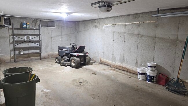 Building Photo - 13 E Brookfield Rd