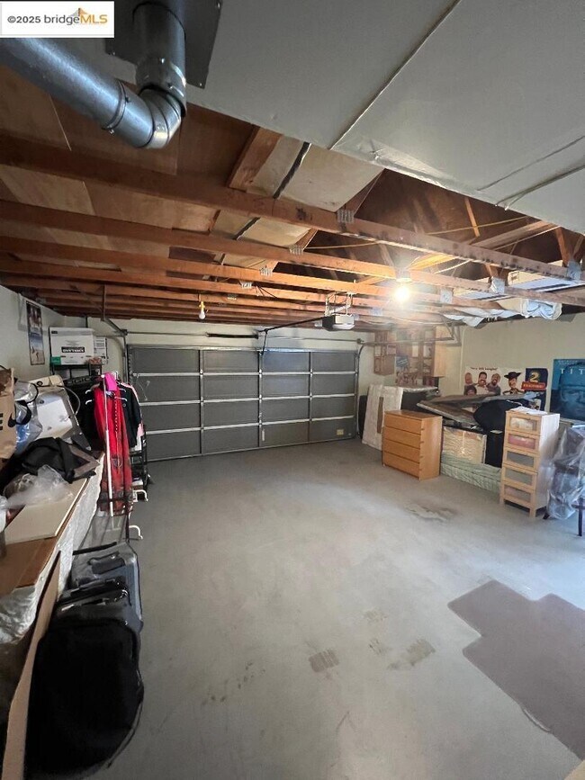 Building Photo - 2352 Whitetail Dr