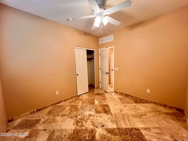 Building Photo - 1271 W Varese Way