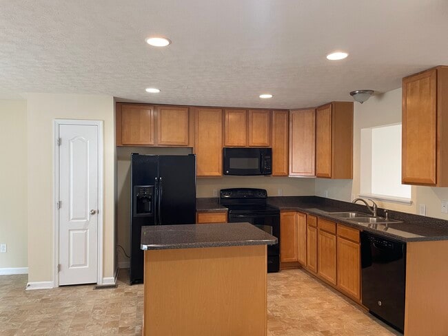 Building Photo - 342 Falcon Run