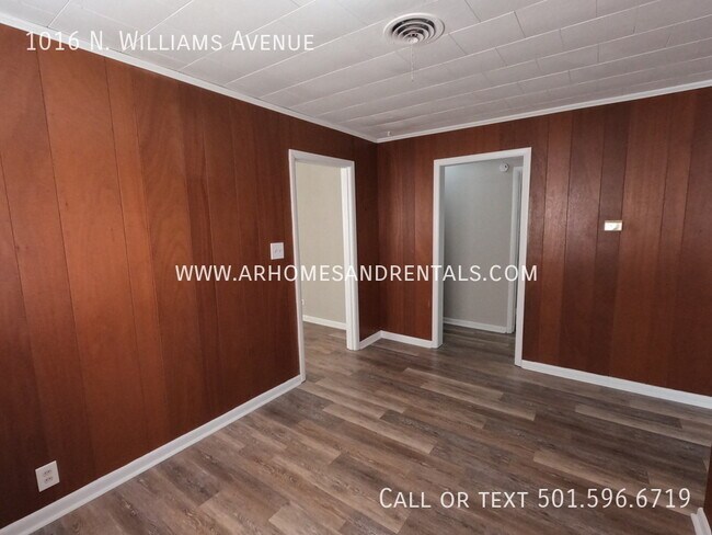 Building Photo - 1016 N. Williams Avenue | $1095 | 4 beds, ...