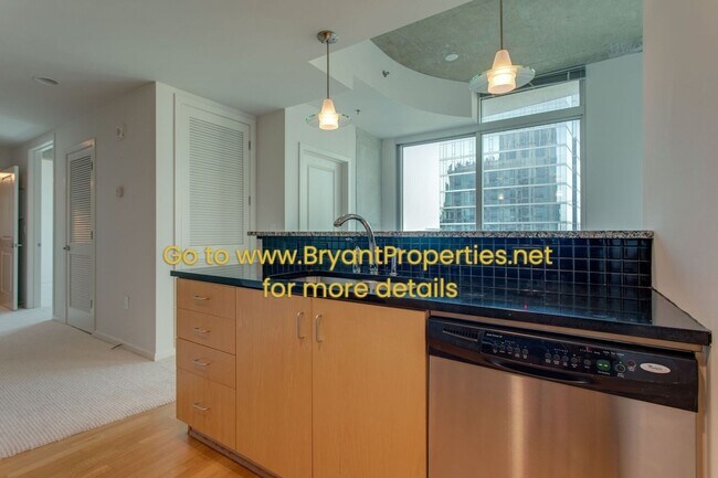 Building Photo - Nashville - Downtown 1-Bedroom Condo
