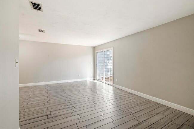 Building Photo - 2387 Gregory Dr