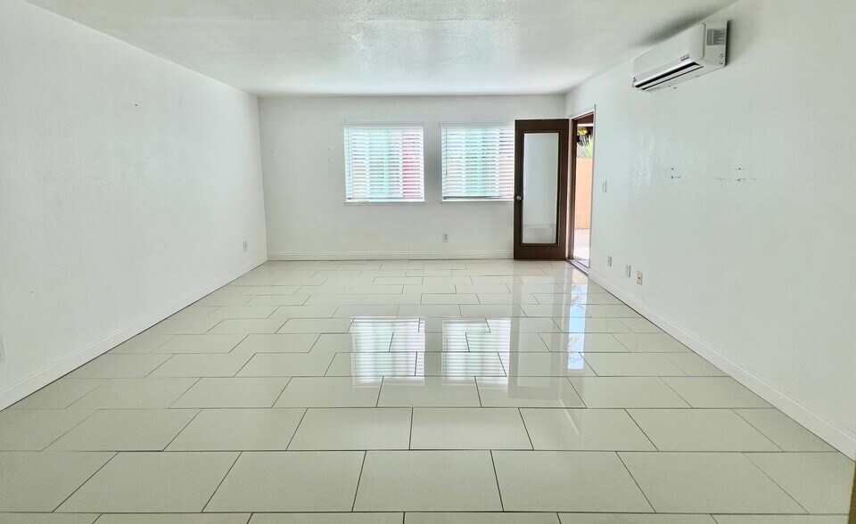 Building Photo - 3520 Lebon Dr