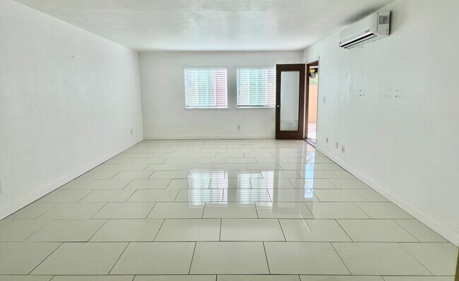 Building Photo - 3520 Lebon Dr