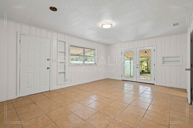 Building Photo - Charming 3 Bed 2 Bath Bungalow in Mobile