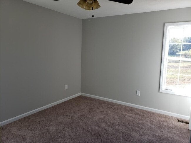 Building Photo - 1627 Old Lake Rd