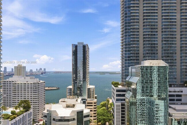 Building Photo - 1010 Brickell Ave