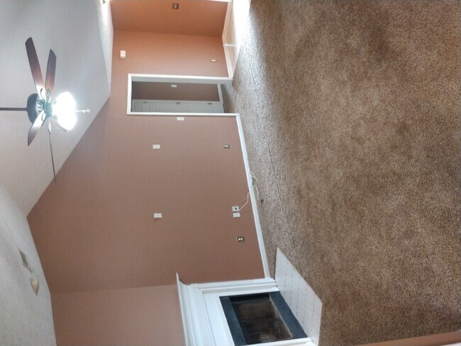 Building Photo - 225 Apple Valley Rd