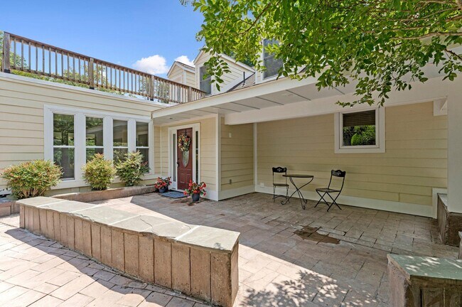 Building Photo - 7712 Dolly Dr