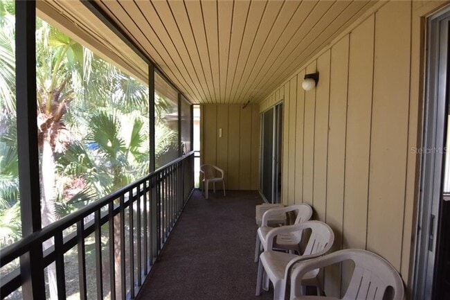Building Photo - 120 Hibiscus Woods Ct