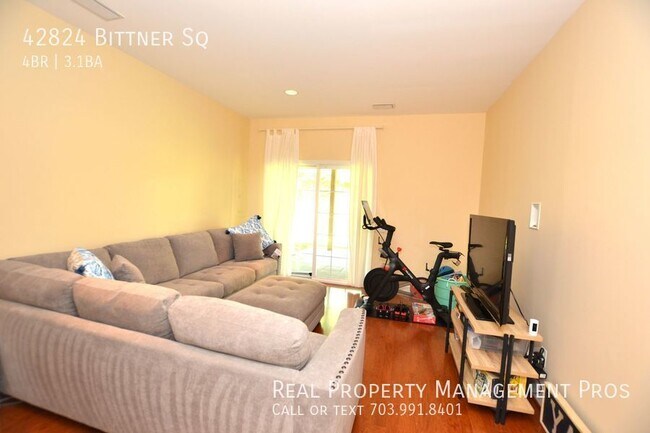 Building Photo - 42824 Bittner Square