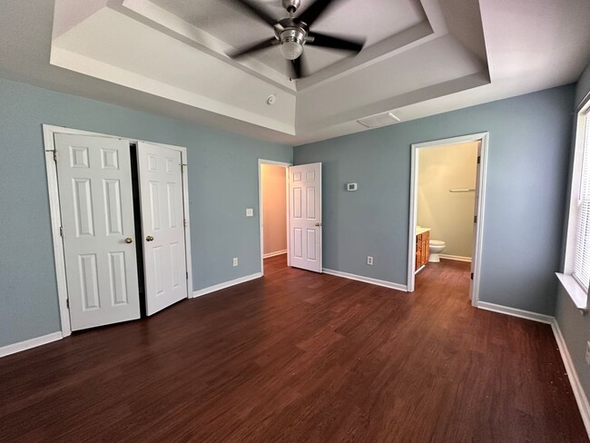 Building Photo - Exclusively Offered By Muse Realty Rentals...