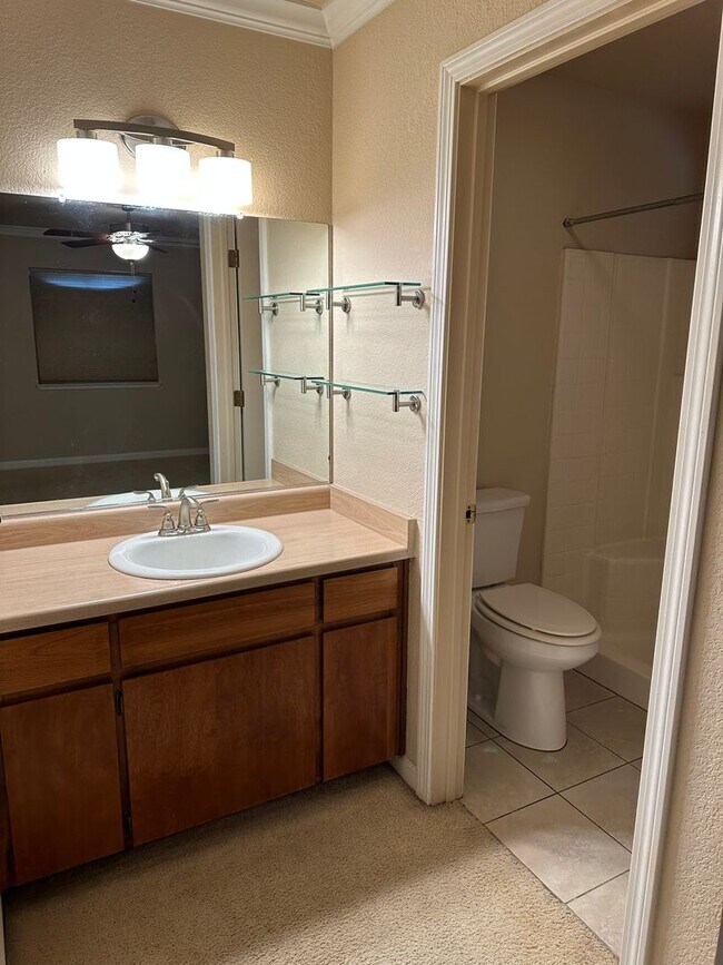 Building Photo - Beautifully maintained home located in a desirable Anderson neighborhood