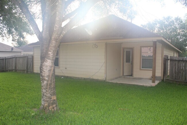 Building Photo - 1726 Serenata Ln