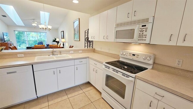 Building Photo - 8100 Memory Ln