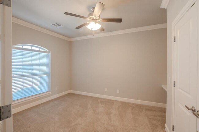 Building Photo - 12037 Ashford Dr