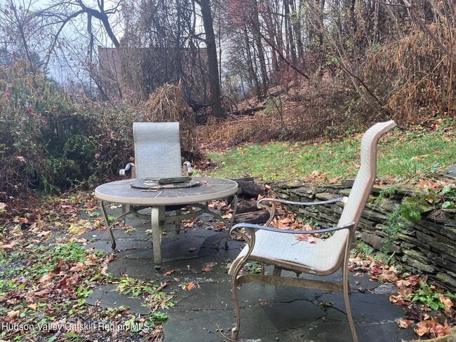 Building Photo - 133 N Rd