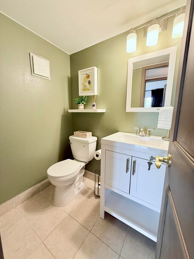 Building Photo - 402 Brighton J