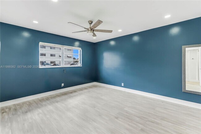 Building Photo - 5300 Washington St