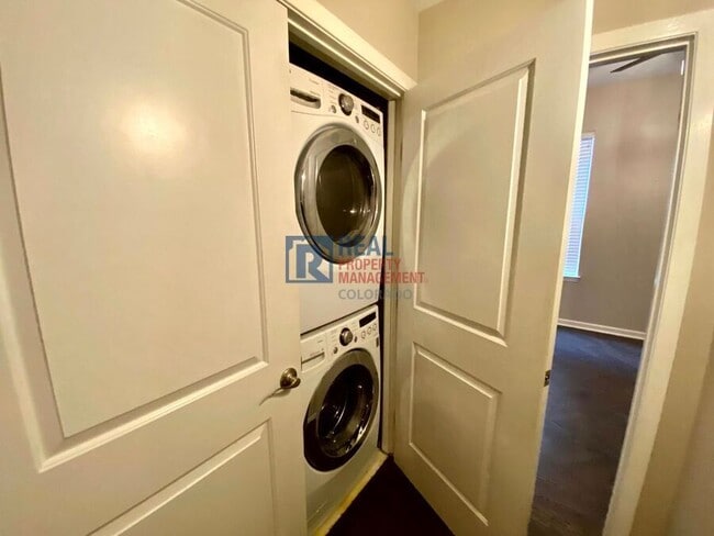 Building Photo - 1489 Steele St