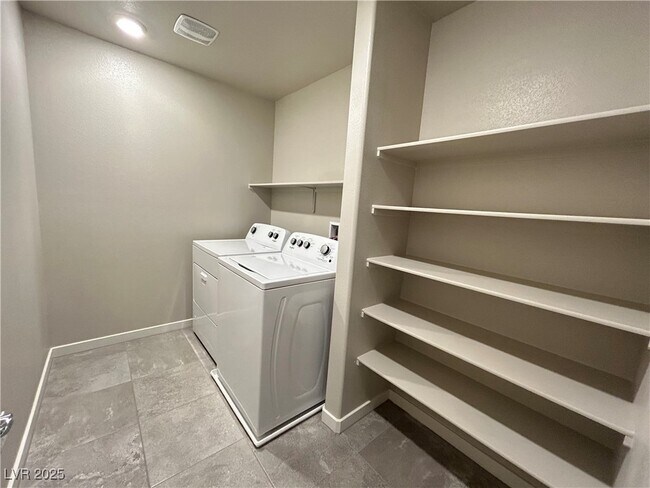 Building Photo - 10228 Crimson Mdw Ave